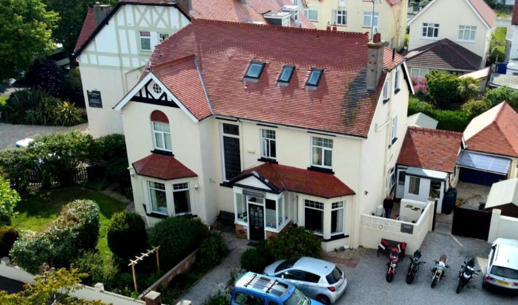 Cleave Court Guest House Llandudno Bagian luar foto