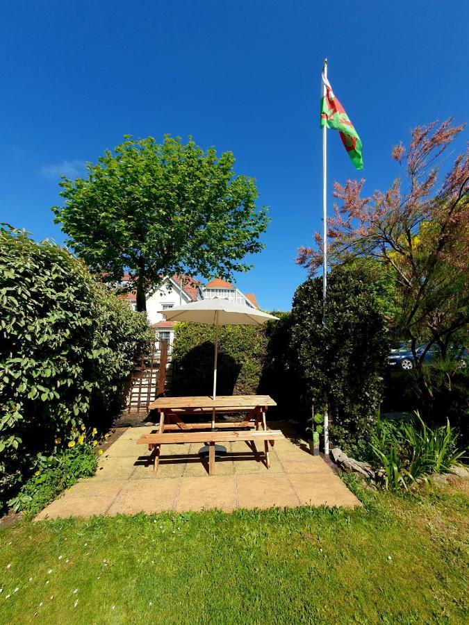 Cleave Court Guest House Llandudno Bagian luar foto